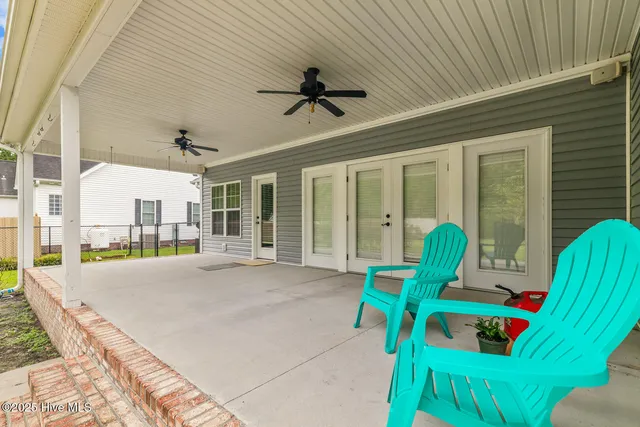 $499,950 | 427 Candlewood Drive, Jacksonville, NC 28540