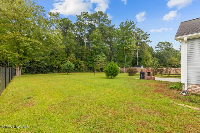 $499,950 | 427 Candlewood Drive, Jacksonville, NC 28540