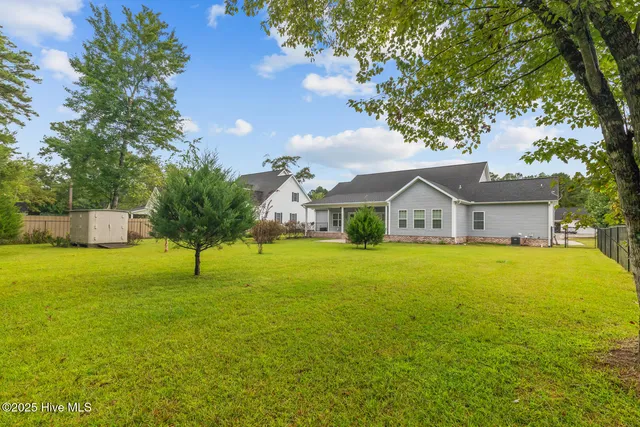 $499,950 | 427 Candlewood Drive, Jacksonville, NC 28540