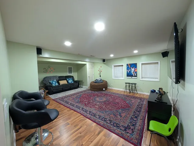 $345,000 | 1706 Windward Avenue, Naperville, IL 60563