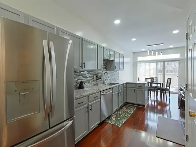 $345,000 | 1706 Windward Avenue, Naperville, IL 60563