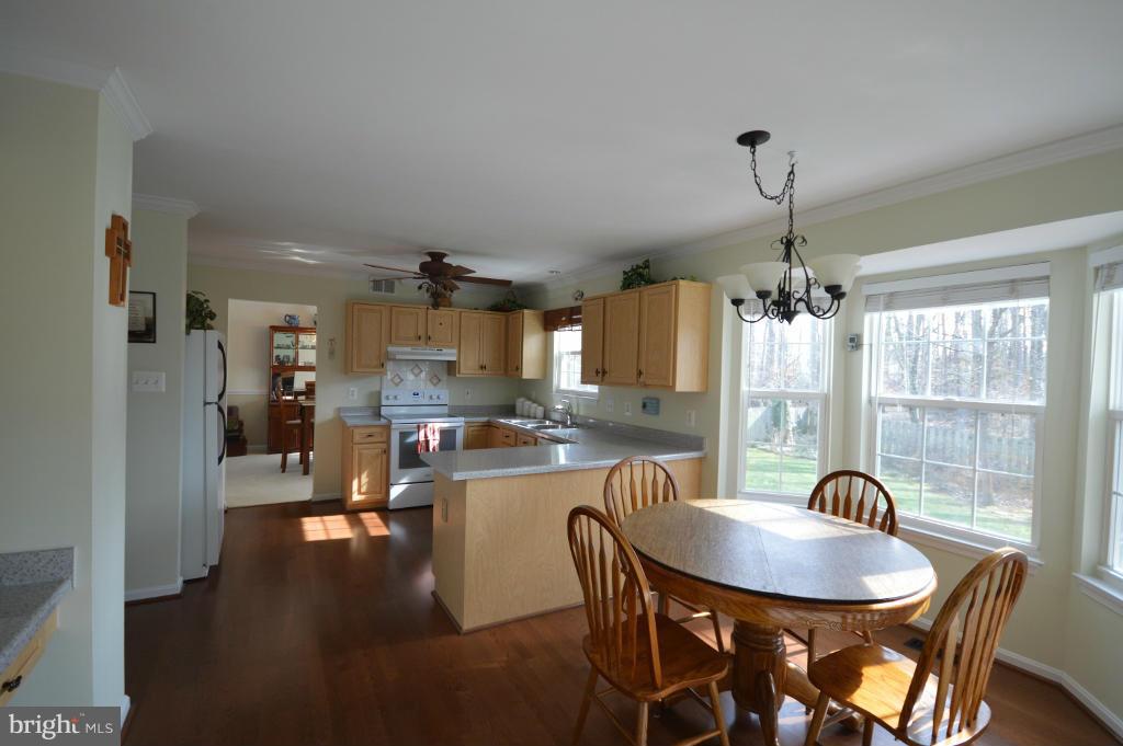 9 Appling Road Stafford, VA 22554 - Photo 5 of 29 Kitchen