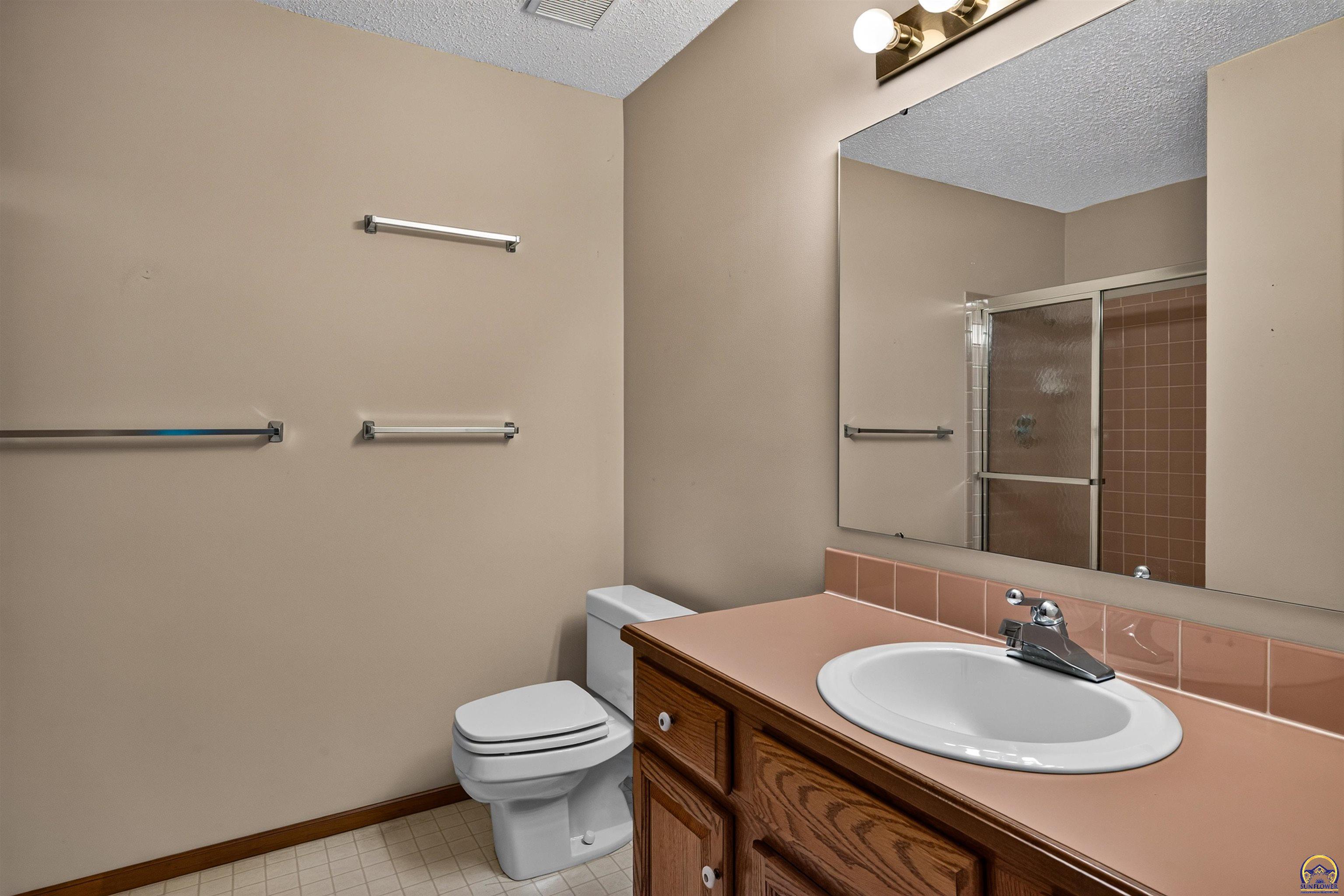 4305 Quail Pointe Road Lawrence, KS 66047 - Photo 21 of 40