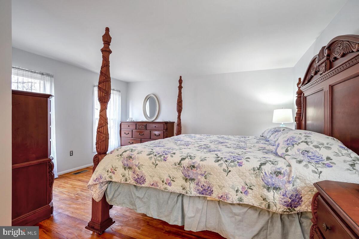 14004 Pond View Road Silver Spring, MD 20905 - Photo 11 of 33 Master Bedroom