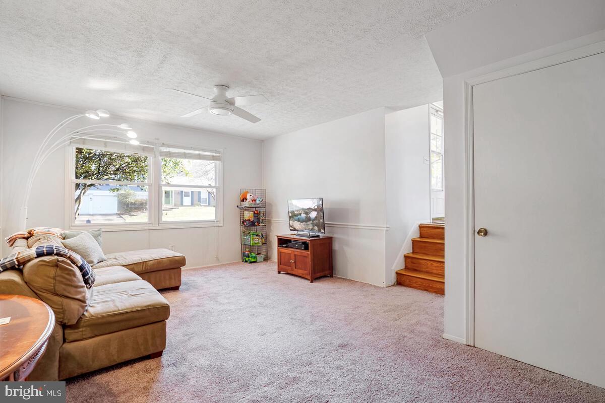 14004 Pond View Road Silver Spring, MD 20905 - Photo 21 of 33 Family Room