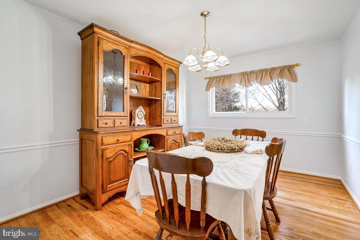 14004 Pond View Road Silver Spring, MD 20905 - Photo 7 of 33 Dining Room