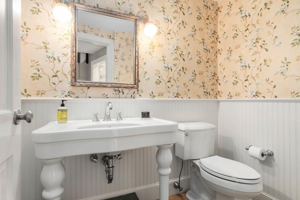32 Arrowhead Road Weston, MA 02493 - Photo 21 of 30