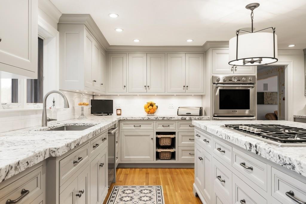 32 Arrowhead Road Weston, MA 02493 - Photo 4 of 30