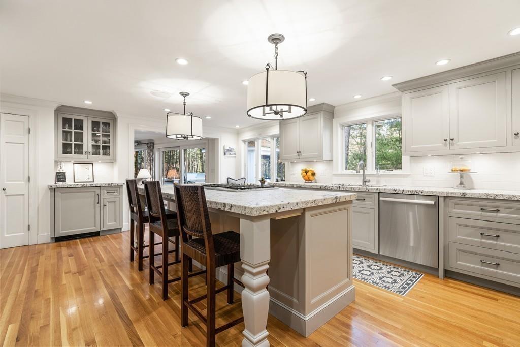 32 Arrowhead Road Weston, MA 02493 - Photo 5 of 30