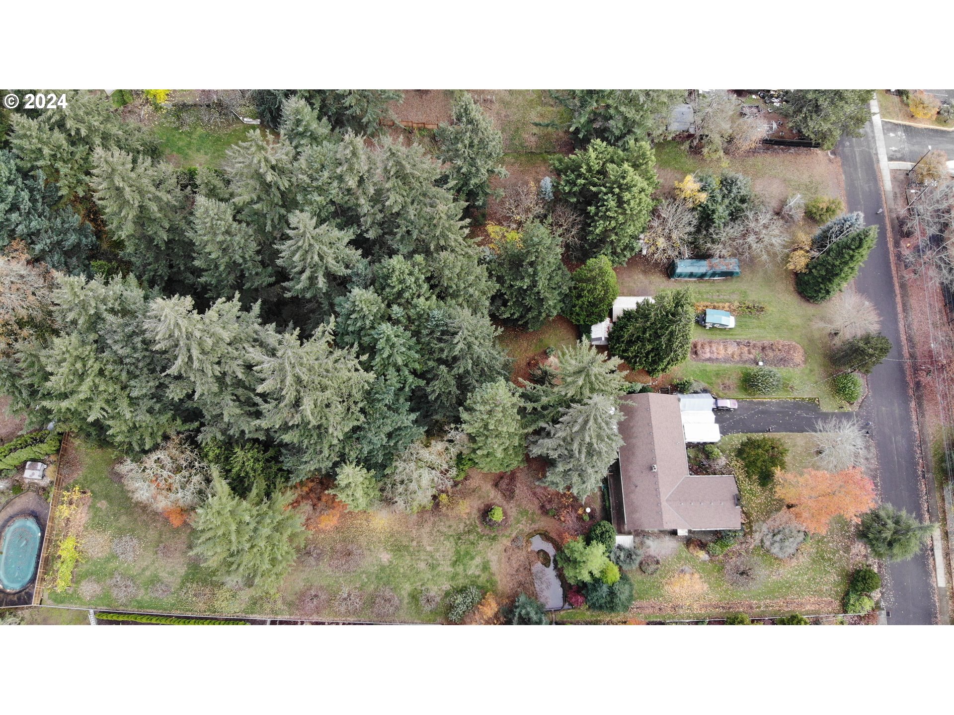 Southeast Hillcrest Road Happy Valley, OR 97086 - Photo 4 of 15 a black and white photo of a house