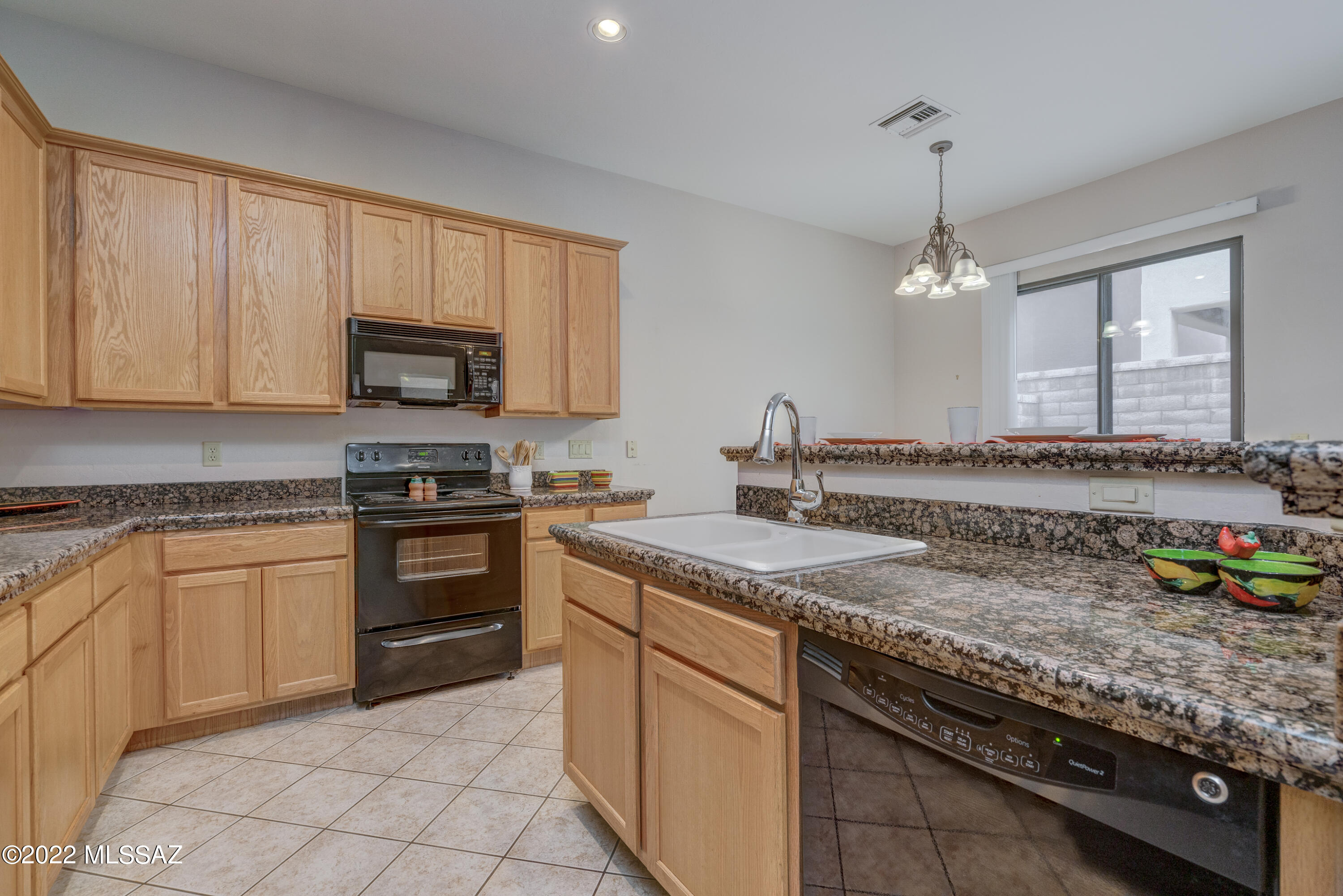 444 East Cedarvale Road Tucson, AZ 85704 - Photo 11 of 47