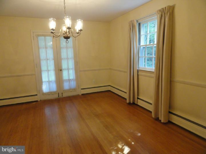 536 Upper Weadley Road Wayne, PA 19087 - Photo 5 of 13 Dining Room