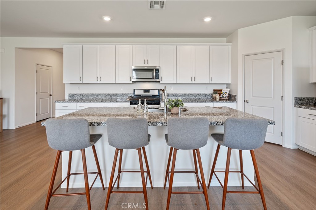 29773 Bridlegate Way Menifee, CA 92584 - Photo 8 of 57