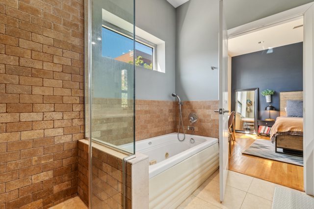 6 North May Street, Unit 302 Chicago, IL 60607 - Photo 18 of 36 Gallery Image 18