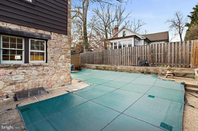 2347 South Arlington Ridge Road Arlington, VA 22202 - Photo 30 of 42 Inviting outdoor space ready for summer.