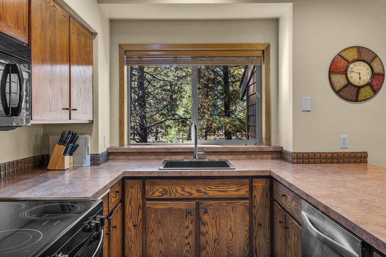 57379 Beaver Ridge Loop, Unit 30D2 Sunriver, OR 97707 - Photo 10 of 22 57379 Beaver Ridge #10