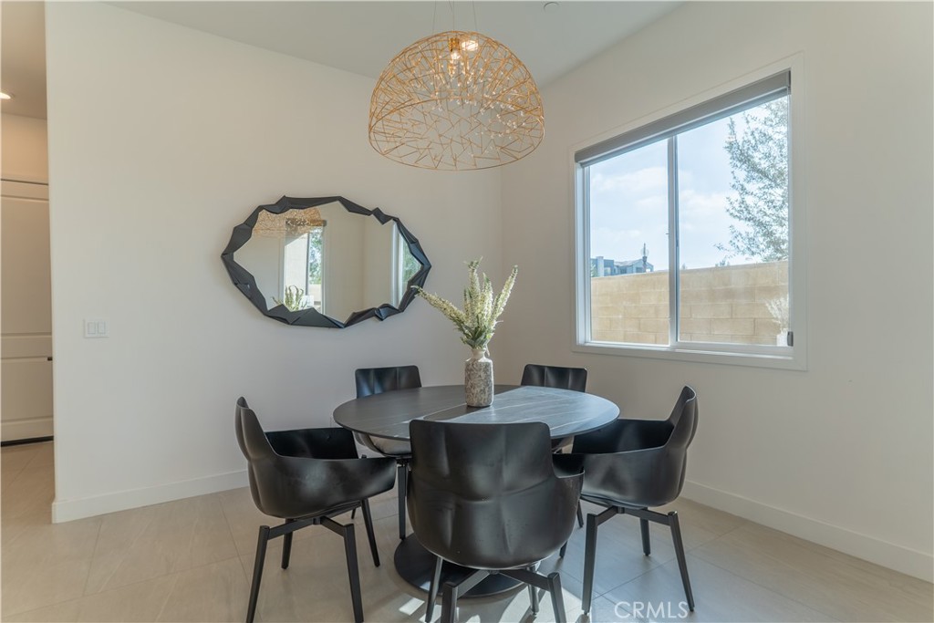 301 Baluster Irvine, CA 92618 - Photo 7 of 32
