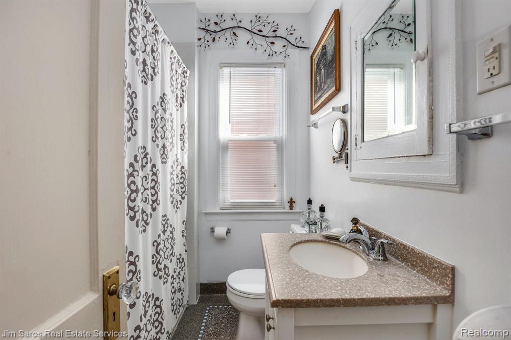 878 Nottingham Road, Unit 880 Grosse Pointe Park, MI 48230 - Photo 9 of 10
