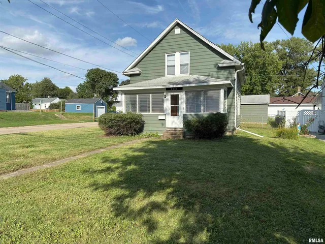 $100,000 | 2233 24th Street, Rock Island, IL 61201