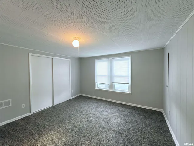 $100,000 | 2233 24th Street, Rock Island, IL 61201