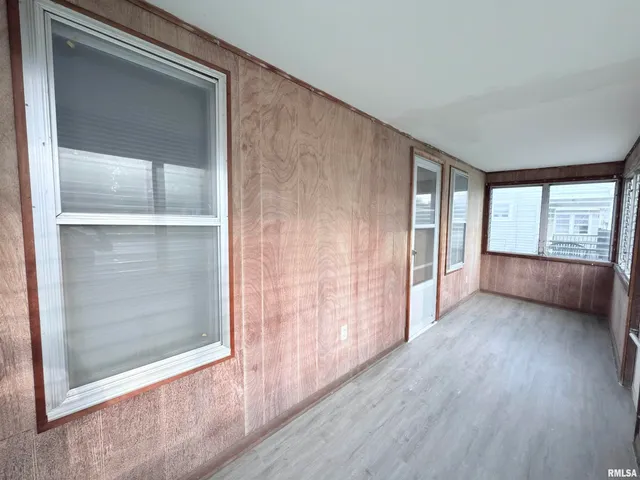 $100,000 | 2233 24th Street, Rock Island, IL 61201