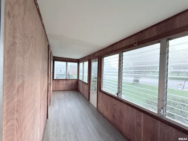 $100,000 | 2233 24th Street, Rock Island, IL 61201