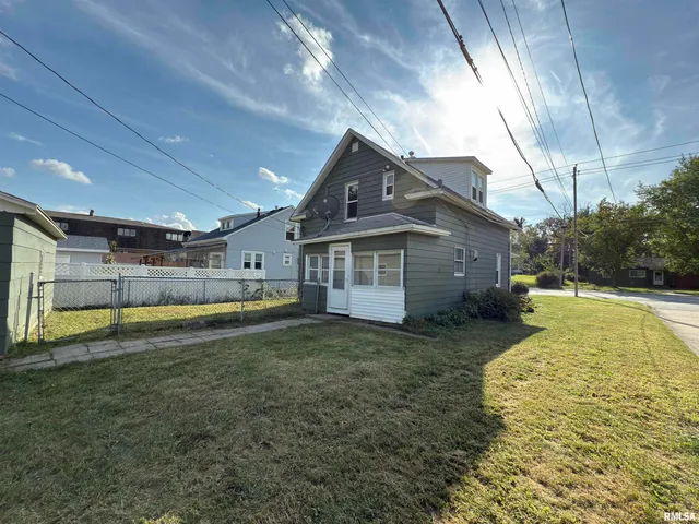 $100,000 | 2233 24th Street, Rock Island, IL 61201