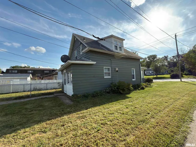 $100,000 | 2233 24th Street, Rock Island, IL 61201