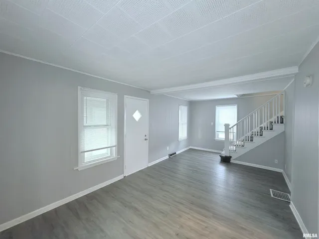 $100,000 | 2233 24th Street, Rock Island, IL 61201