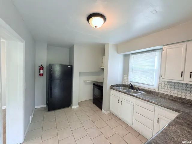 $100,000 | 2233 24th Street, Rock Island, IL 61201