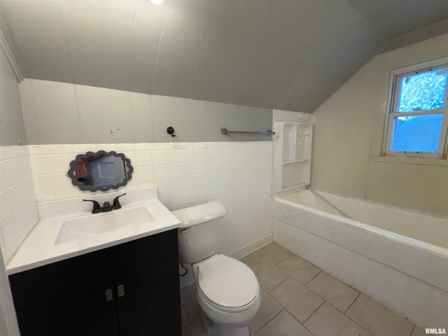 $100,000 | 2233 24th Street, Rock Island, IL 61201