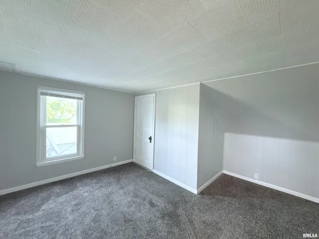 $100,000 | 2233 24th Street, Rock Island, IL 61201