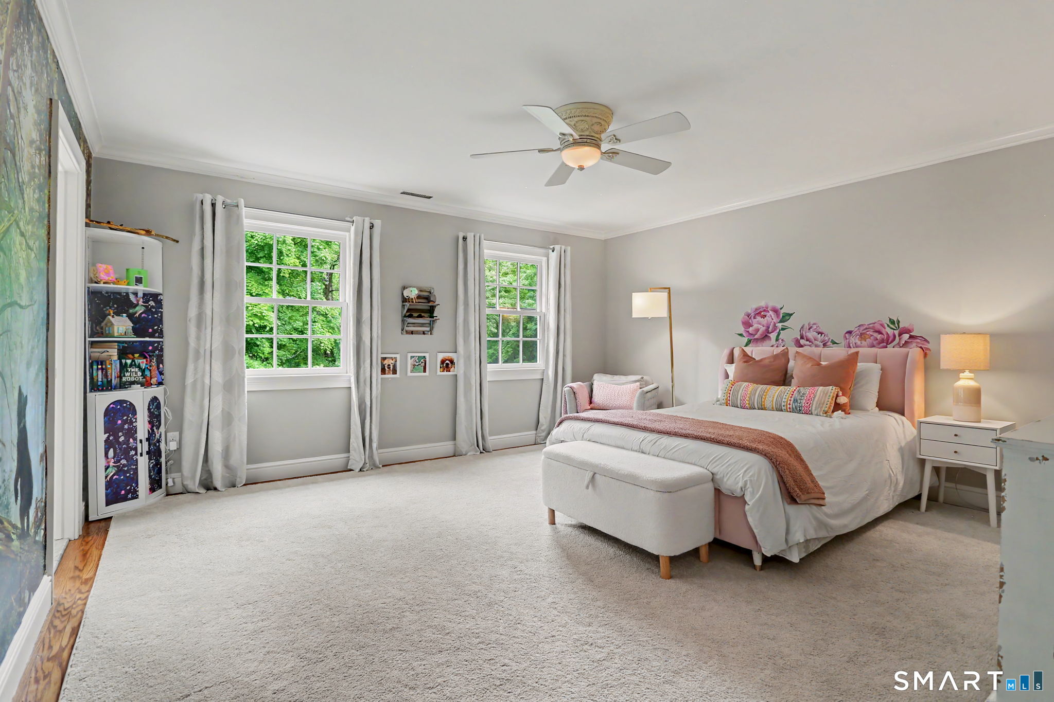 596 Silvermine Road New Canaan, CT 06840 - Photo 24 of 37 Bedroom with en suite