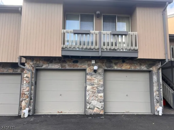 $415,000 | 6 Buchanon Court, West Orange, NJ 07052