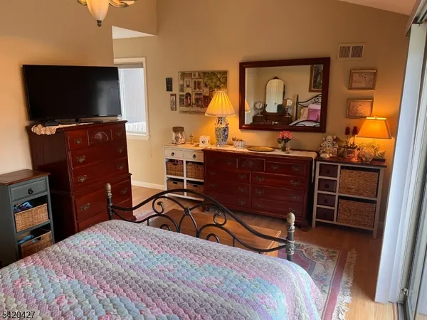 $415,000 | 6 Buchanon Court, West Orange, NJ 07052