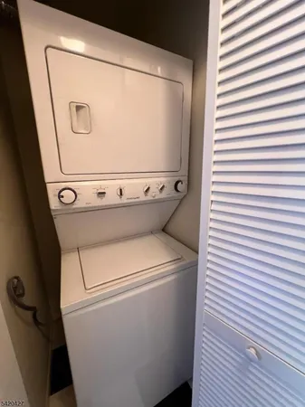 $415,000 | 6 Buchanon Court, West Orange, NJ 07052