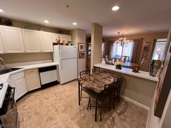 $415,000 | 6 Buchanon Court, West Orange, NJ 07052