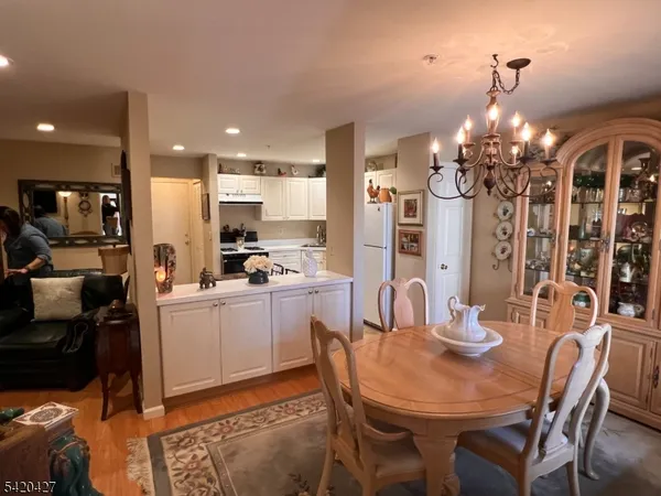 $415,000 | 6 Buchanon Court, West Orange, NJ 07052