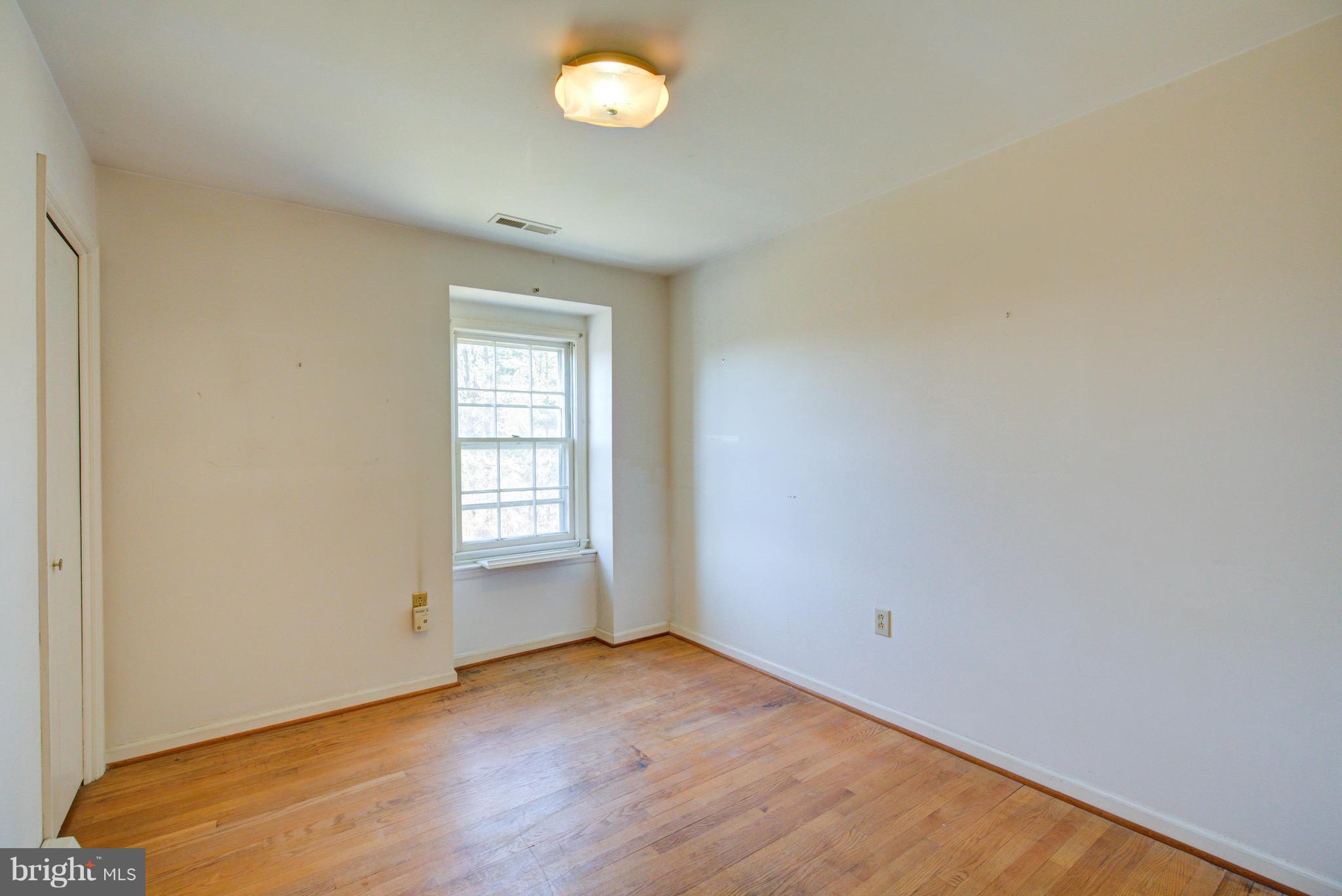 15922 Hampton Road Hamilton, VA 20158 - Photo 13 of 21 Bedroom