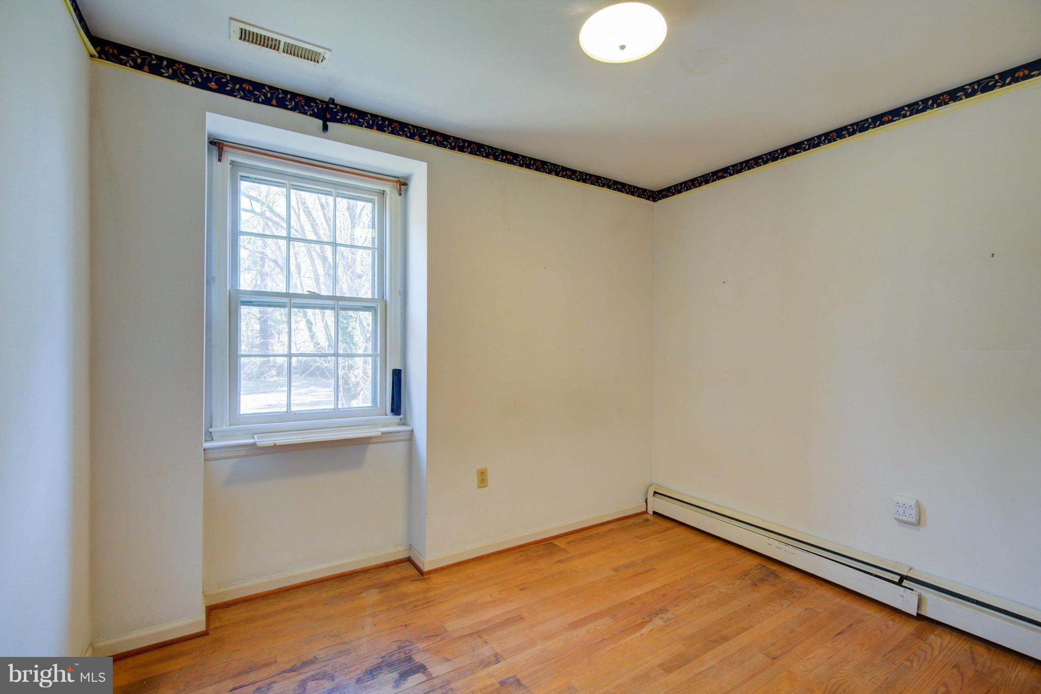 15922 Hampton Road Hamilton, VA 20158 - Photo 14 of 21 Bedroom