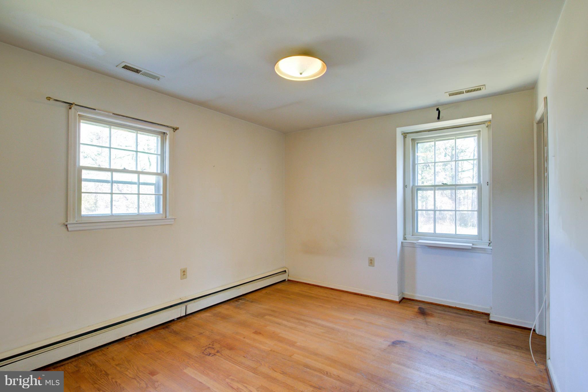 15922 Hampton Road Hamilton, VA 20158 - Photo 17 of 21 Bedroom (Master)