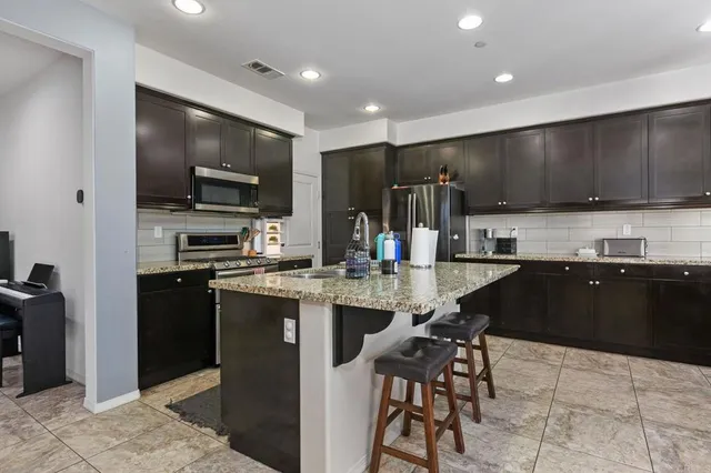 $4,800 | 360 Calle Vela, San Marcos, CA 92069