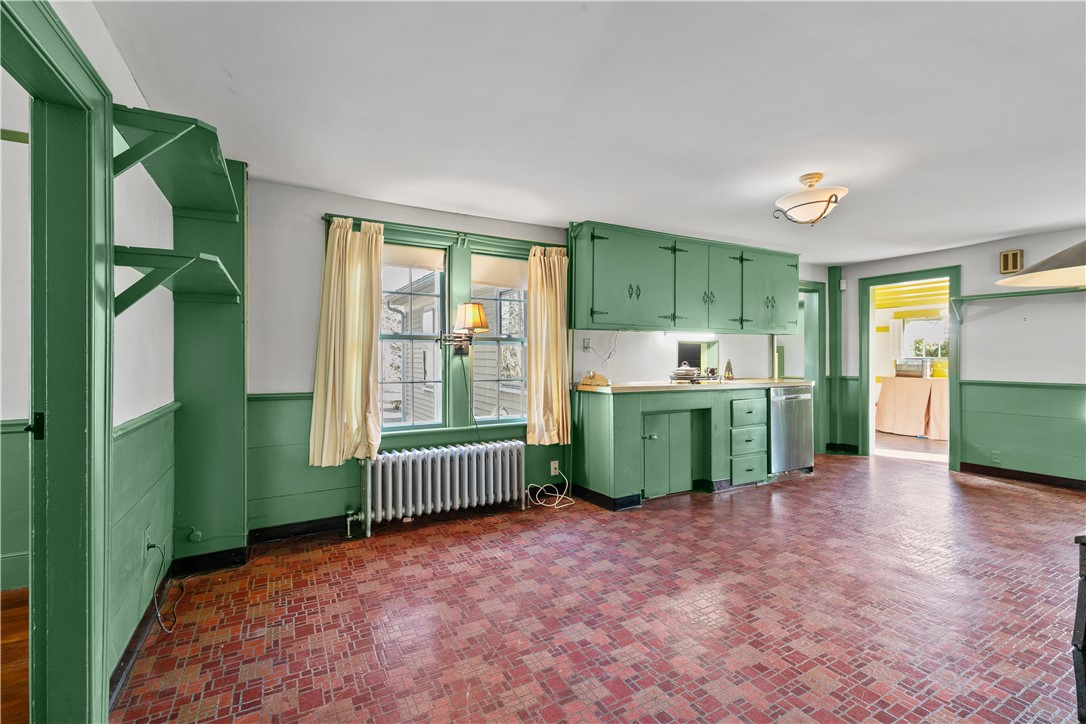 237 Commonwealth Avenue Warwick, RI 02886 - Photo 12 of 50