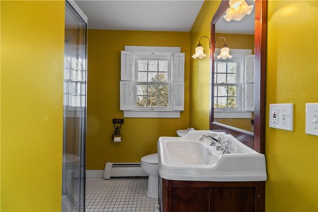 $749,999 | 237 Commonwealth Avenue, Warwick, RI 02886