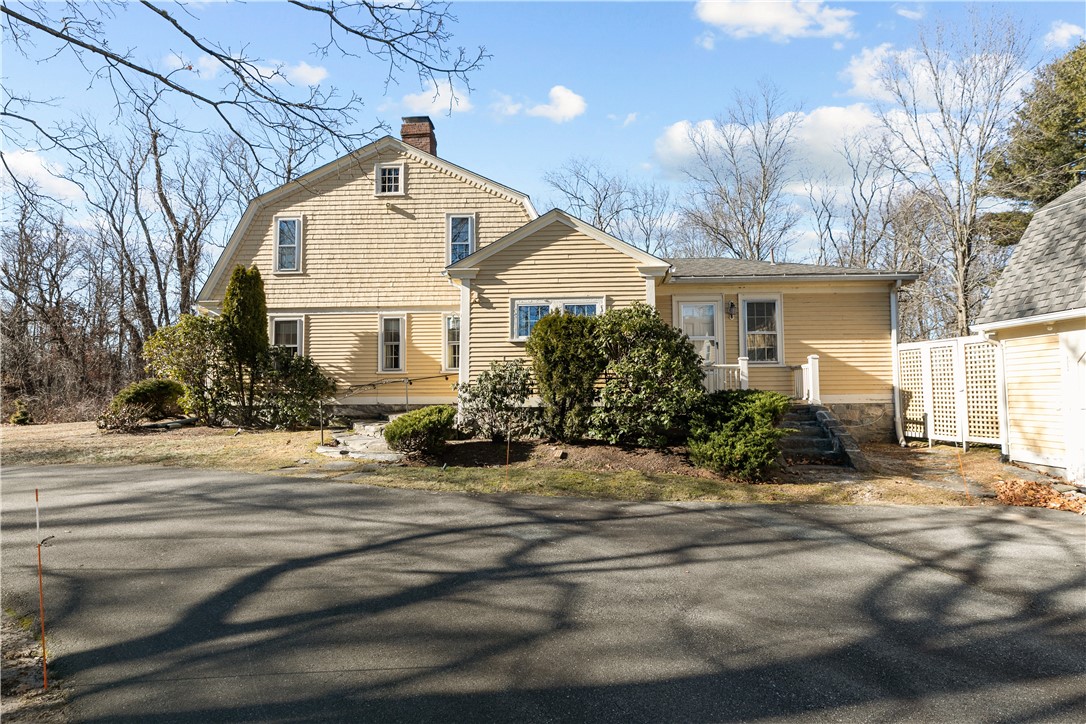 237 Commonwealth Avenue Warwick, RI 02886 - Photo 3 of 50
