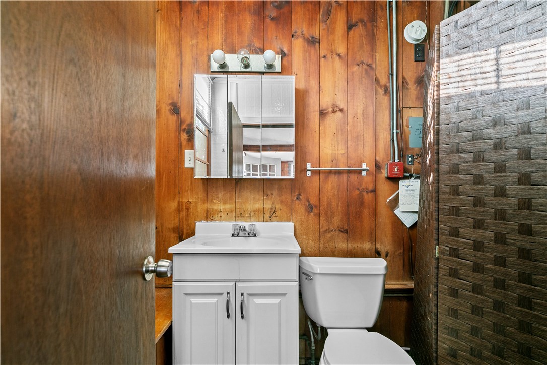 237 Commonwealth Avenue Warwick, RI 02886 - Photo 36 of 50