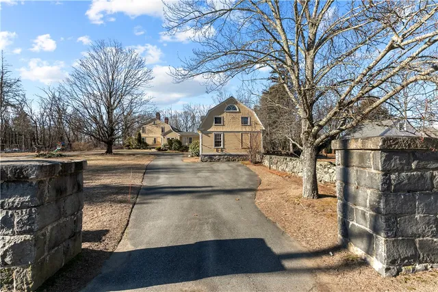 $749,999 | 237 Commonwealth Avenue, Warwick, RI 02886