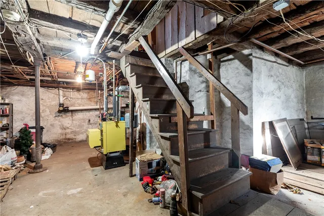 $749,999 | 237 Commonwealth Avenue, Warwick, RI 02886