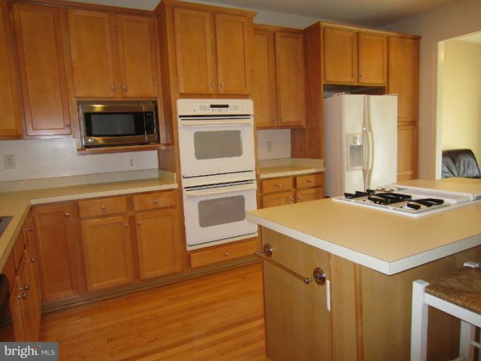 802 Mericrest Way Odenton, MD 21113 - Photo 12 of 30 Kitchen