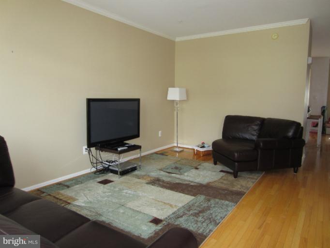 802 Mericrest Way Odenton, MD 21113 - Photo 14 of 30 Living Room